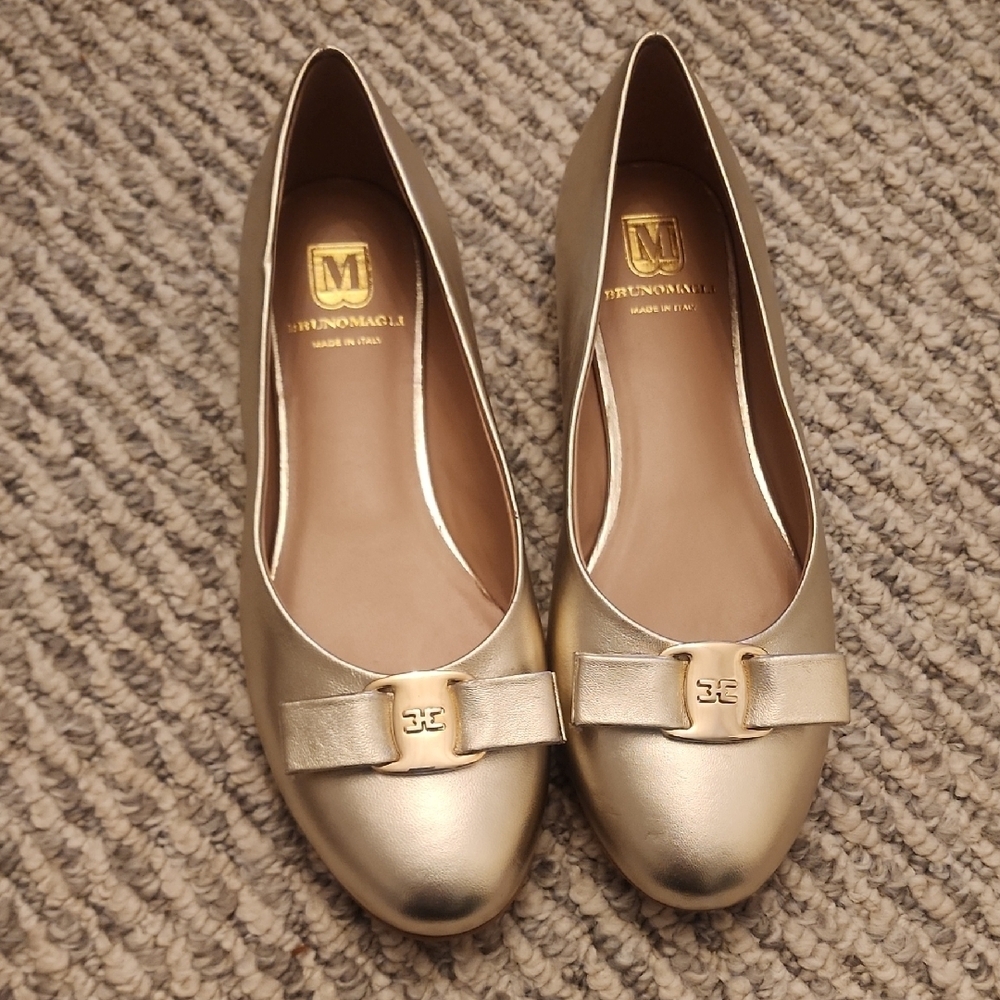 Bruno Magli Women's Luce Bow Gold Ballet  Flats Size 9